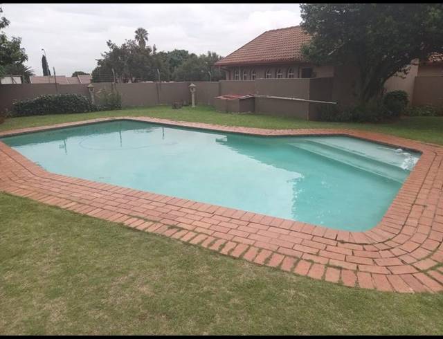 2 BEDROOM TOWNHOUSE FOR SALE IN NORKEM PARK